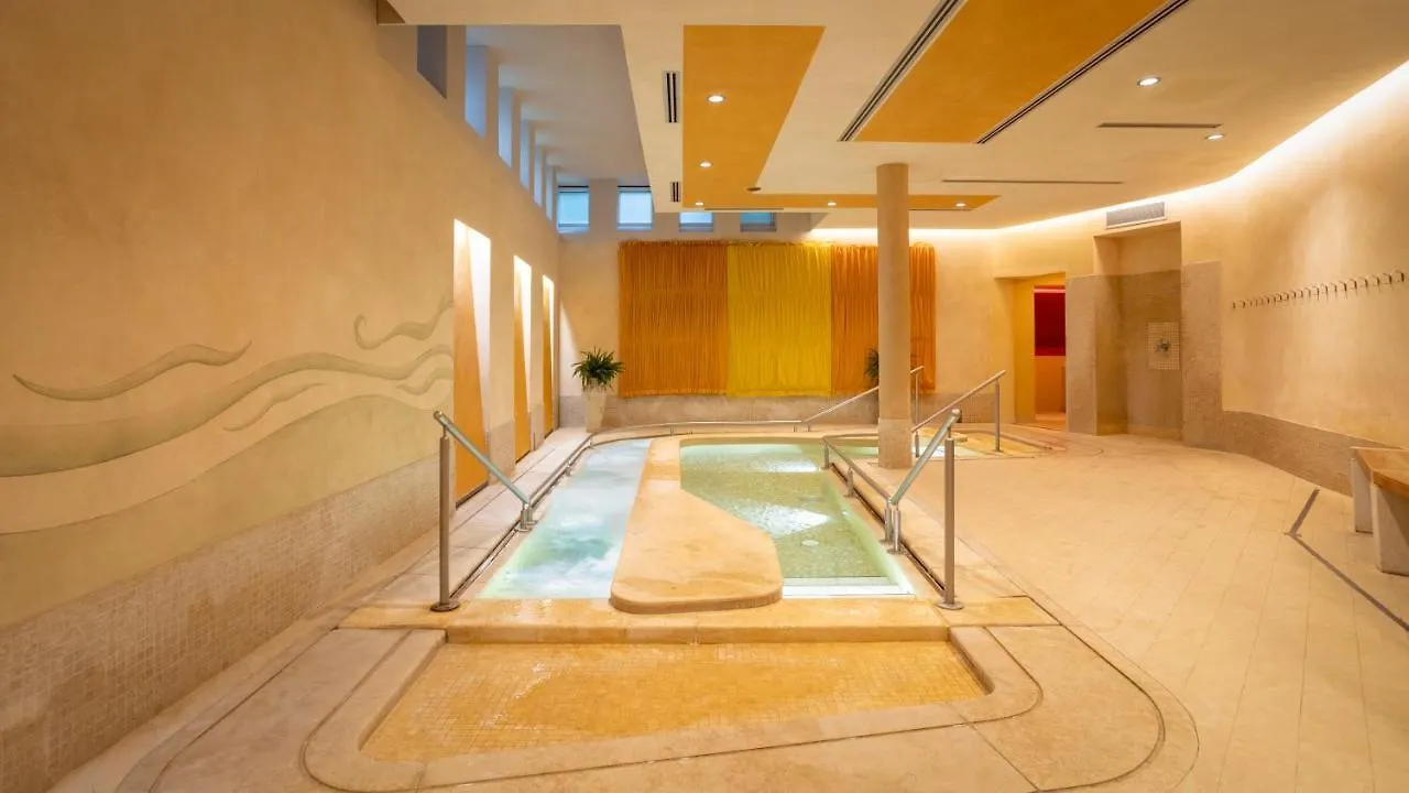 Hotel Caesius Thermae & Spa Resort Бардолино