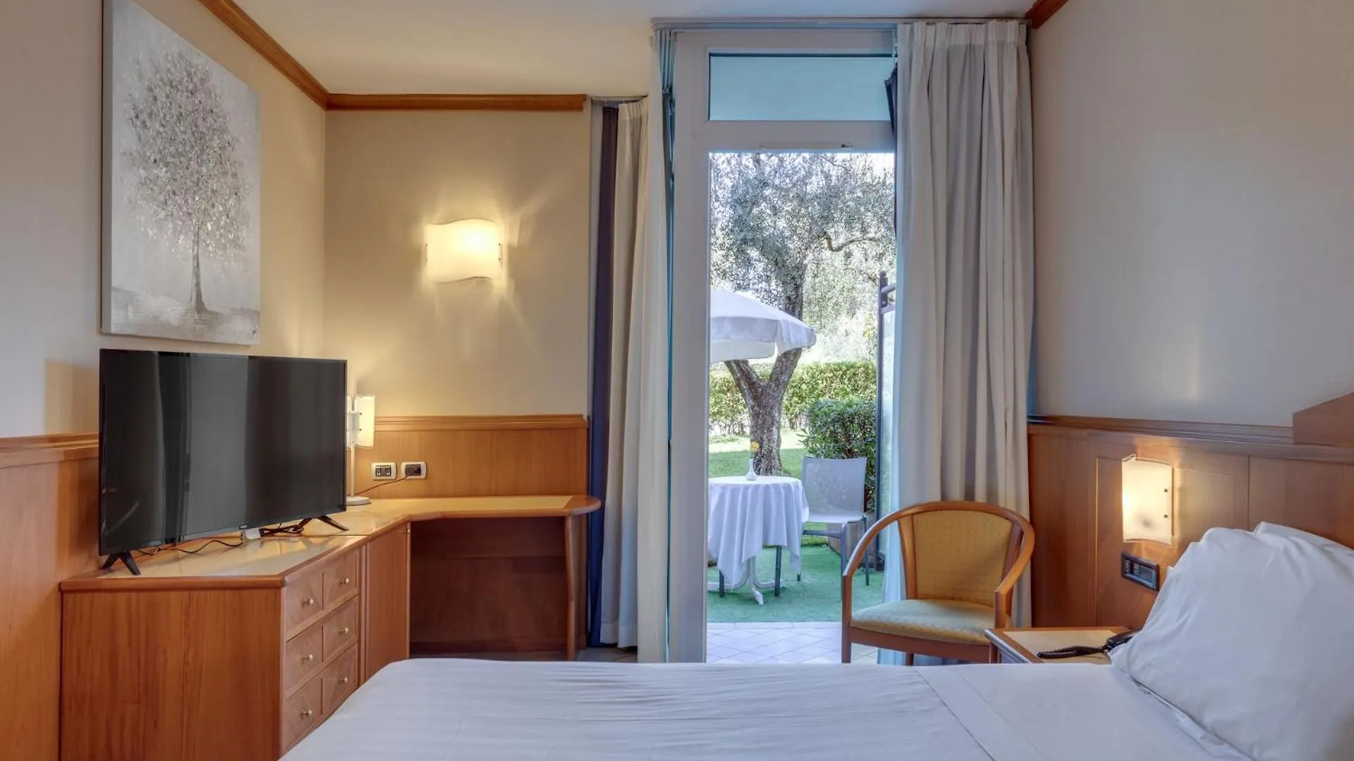 Hotel Caesius Thermae & Spa Resort Бардолино