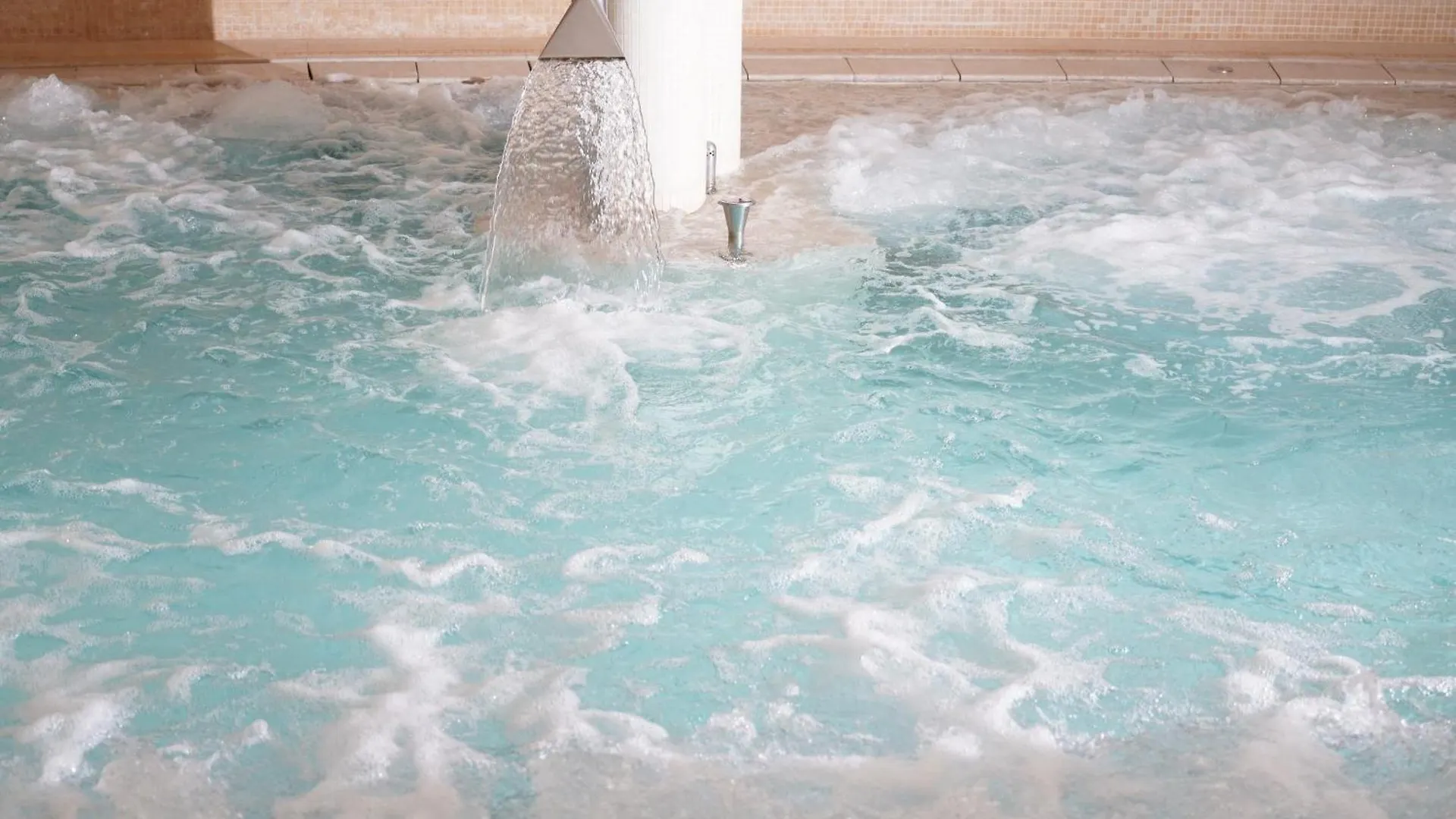 Hotel Caesius Thermae & Spa Resort Бардолино