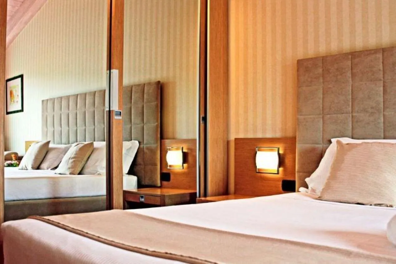 Hotel Caesius Thermae & Spa Resort Bardolino 4*,